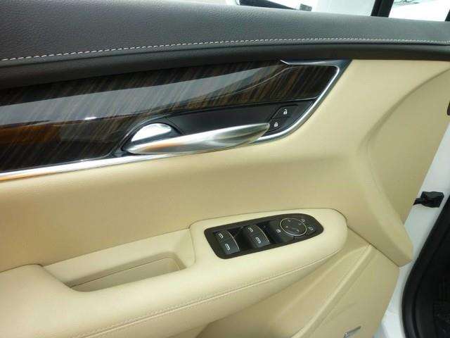 2017 Cadillac XT5 4dr SUV